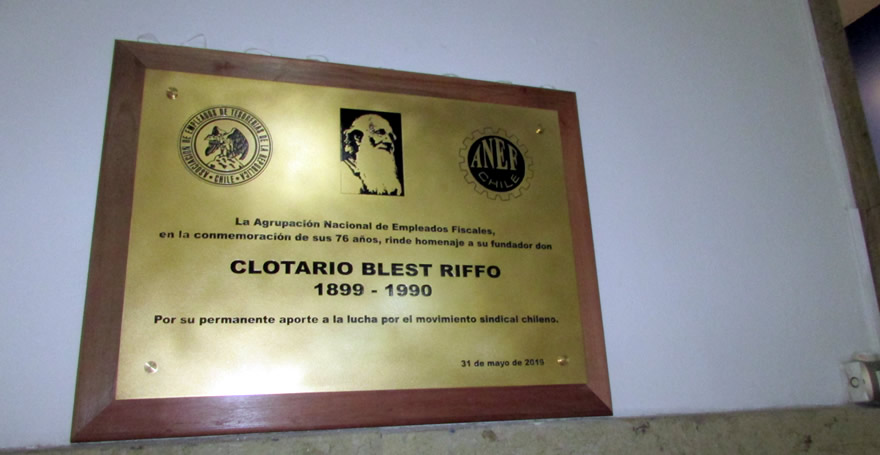 FTH en ceremonia de instalación Placa Conmemorativa a Clotario Blest Riffo