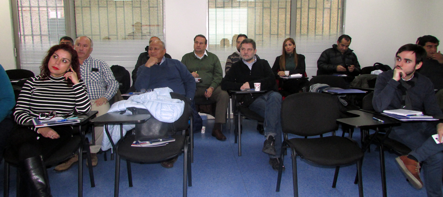 Con éxito continúa tercer día de la Escuela Sindical FTH